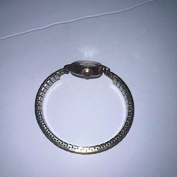 Vintage Women’s Elgin 21 10K Bezel Watch - Picture 4 of 10